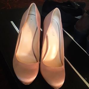 Nine west Champaign colored heels size 8.5